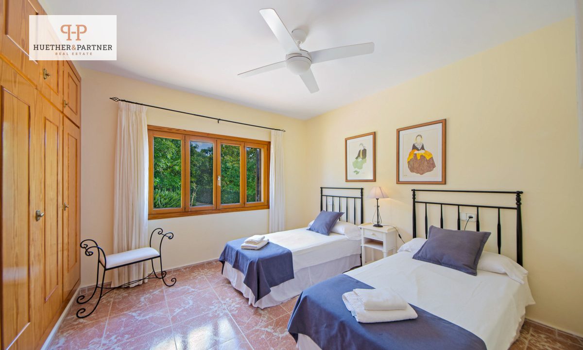 e7a3a499-38c2-427c-ac18-8d0d7ba105b6