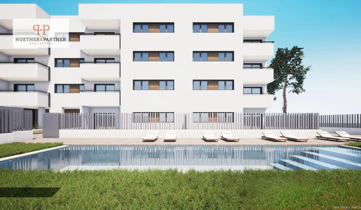 Fassade mit Pool