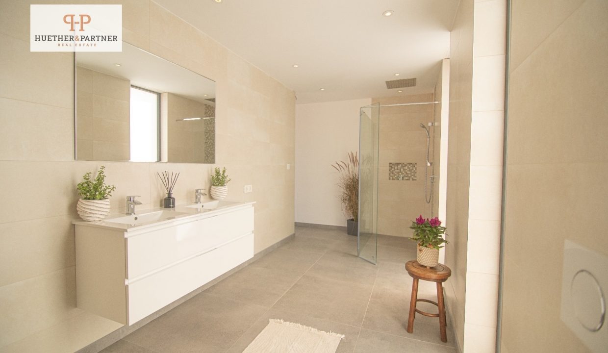 8ccf1b3c-8dc1-4ea0-a45d-c329b32c99e3