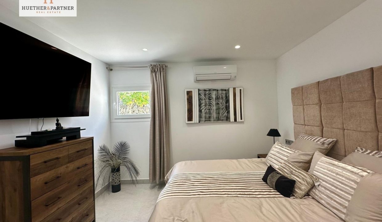 f1090c69-b333-456f-ac7d-0b74327b9bc6