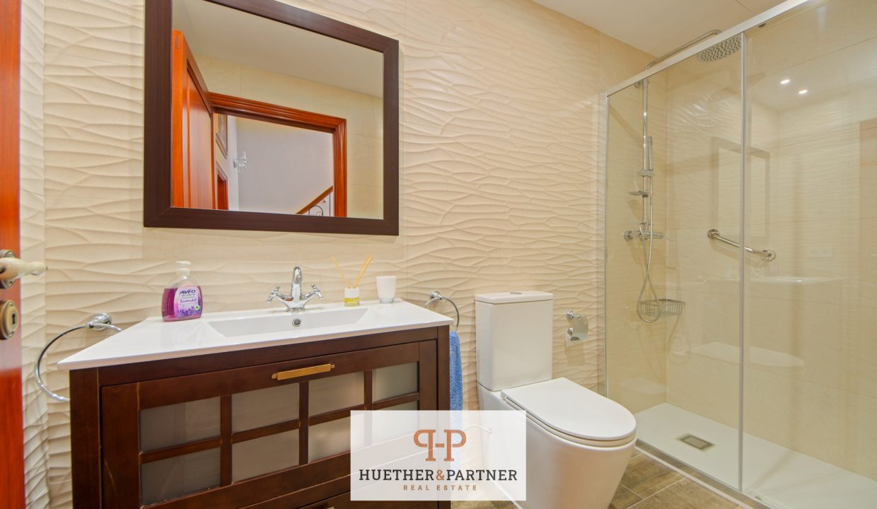 5df69128-24f2-4949-a6d4-d6b2e3325342