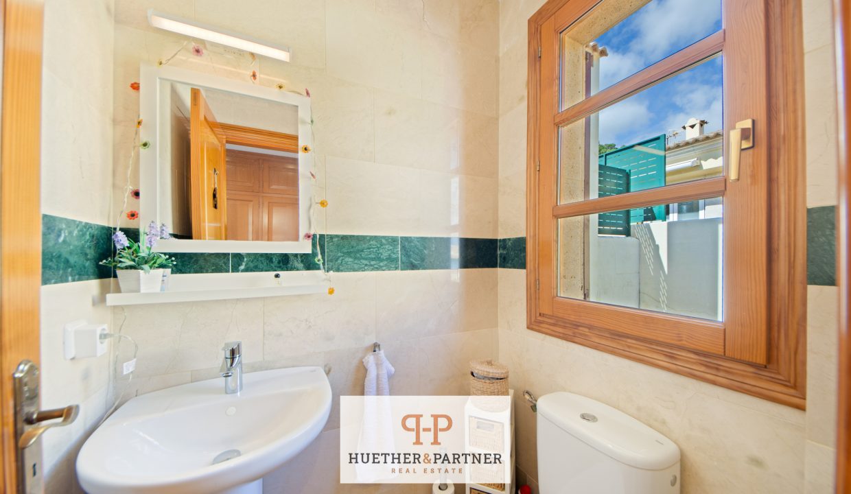 a2dcdf70-3851-4e2c-b704-a1d22893832d