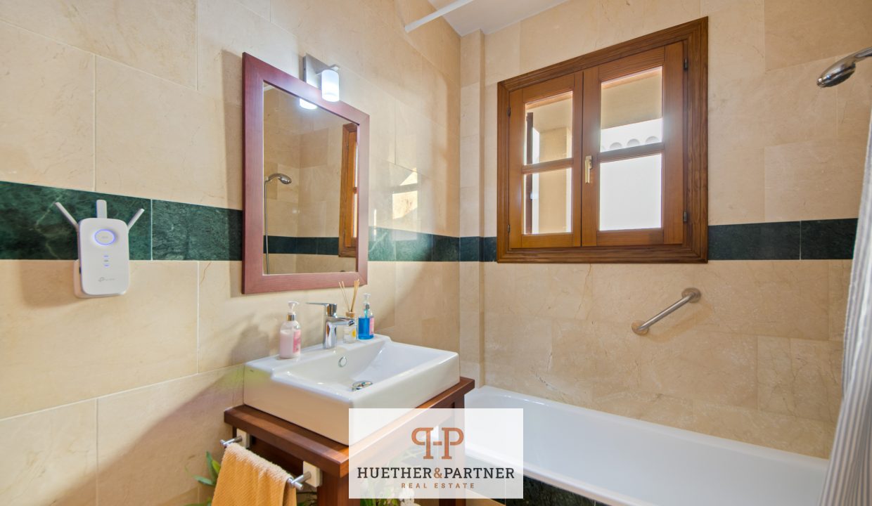 f810288d-ca70-4f85-af7b-16b28e95ae40