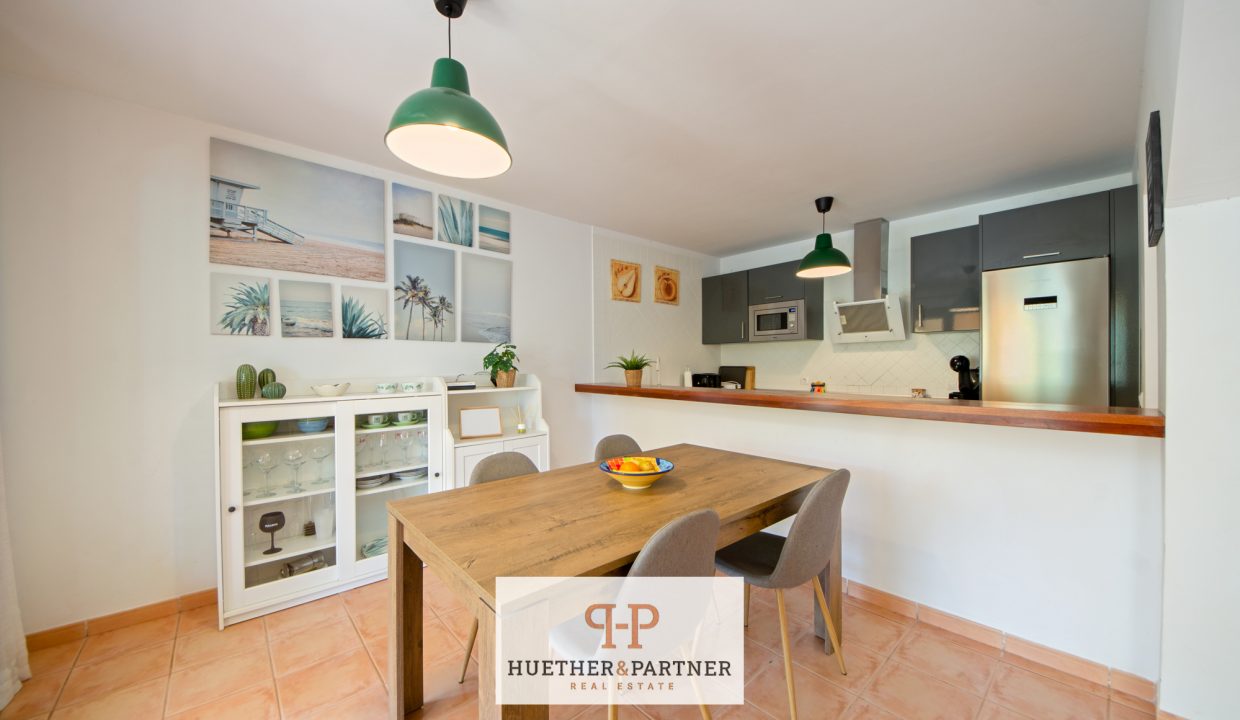 00e0ff75-3103-4044-9ad1-ca3189f6ab81