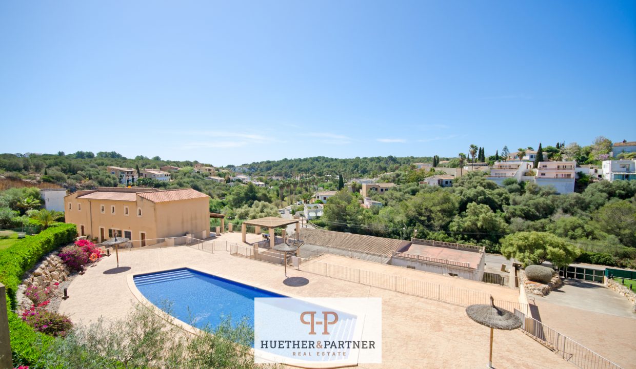 b8bca292-47eb-409c-96b3-c4abab2f60b1